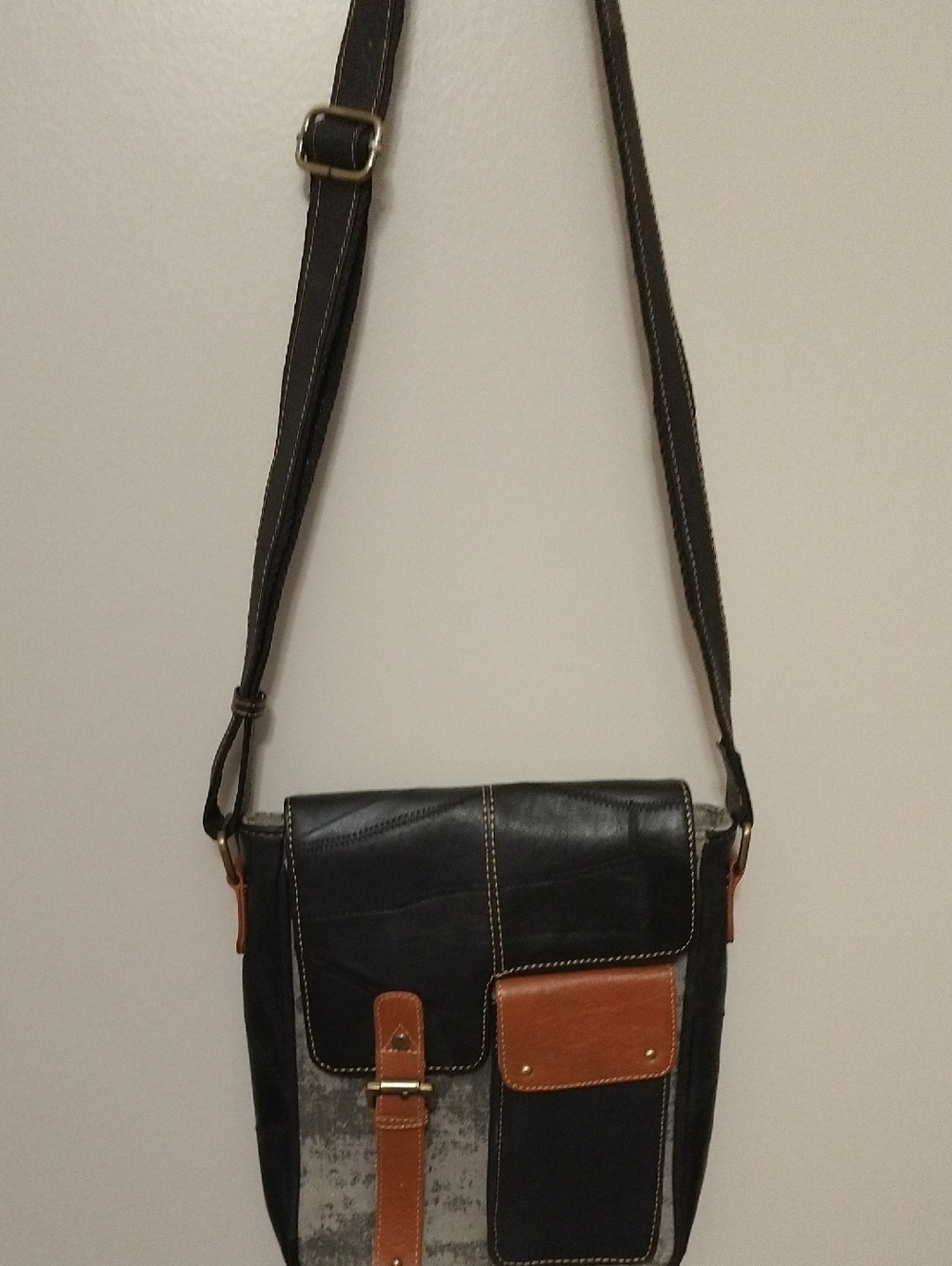 Vaan &Co Black and Brown Leather Crossbody Bag